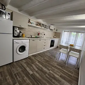 Don Vito's Home, Dsg2 Short Lets, 250 Mt Metro Włochy