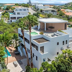 Major. Curacao Appartement